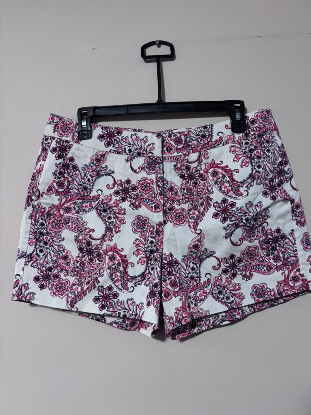 Women’s White Paisley Print Shorts - Pink Pattern NWT